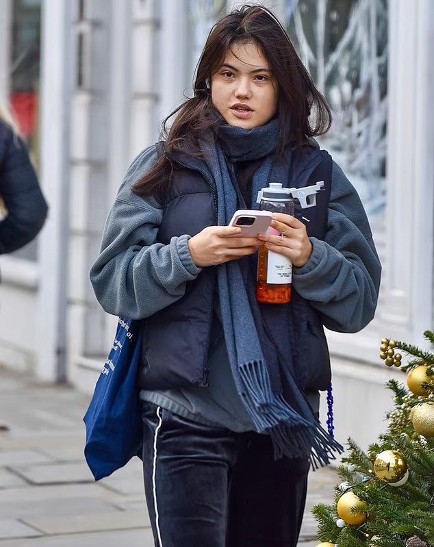 泡枸杞”引英媒关注能否缓解黑眼圈m6米乐22岁华人网球冠军“杯里(图3)