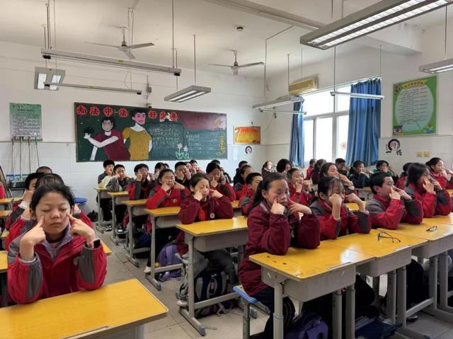 浐灞十八小开展爱眼护眼活动米乐体育app网站西安市(图3)
